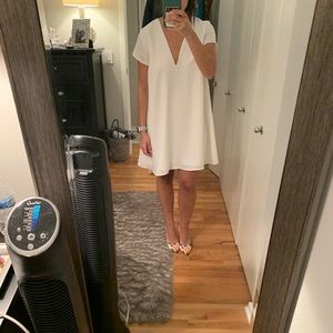 Tobi white V neck dress size medium